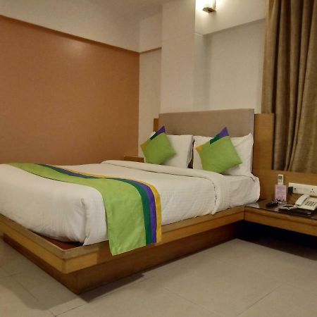 Treebo Trend Hotel Basera Pune Esterno foto