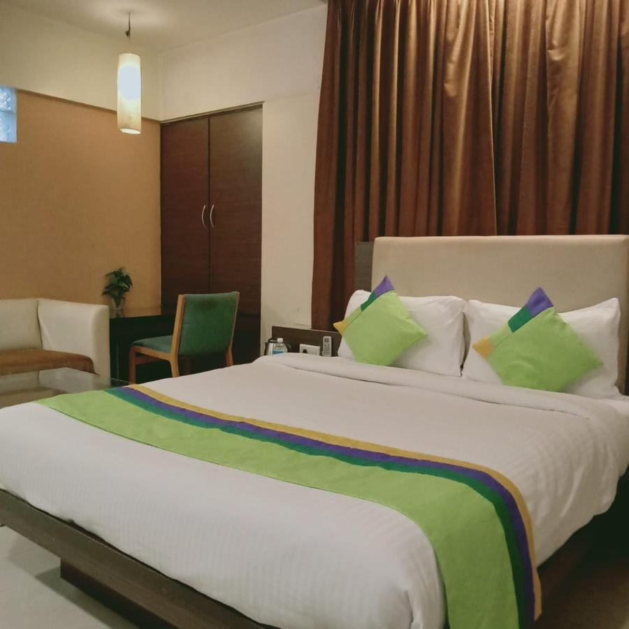 Treebo Trend Hotel Basera Pune Esterno foto