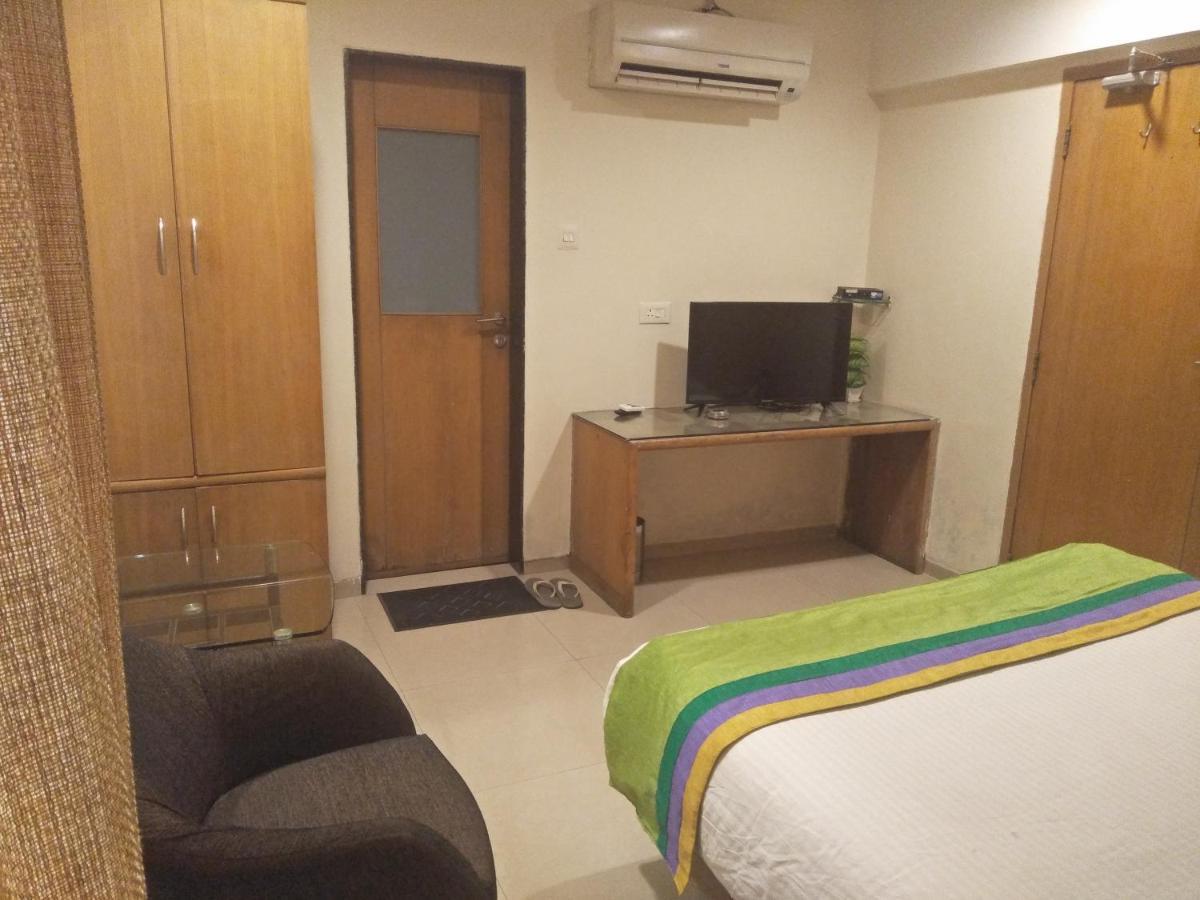 Treebo Trend Hotel Basera Pune Esterno foto
