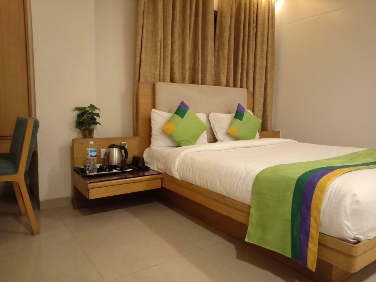 Treebo Trend Hotel Basera Pune Esterno foto