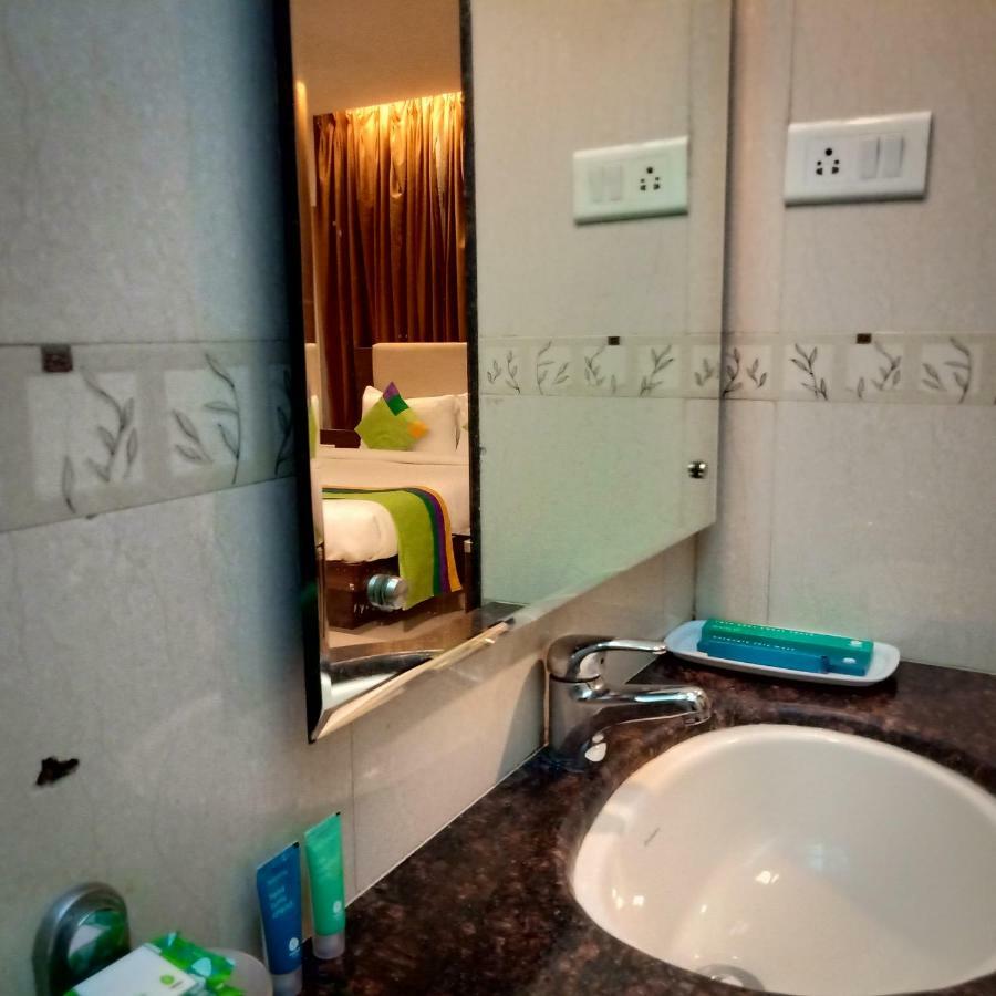 Treebo Trend Hotel Basera Pune Esterno foto